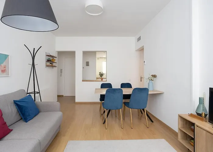 Livefull 2bdr In Trendy Gracia Apartment *